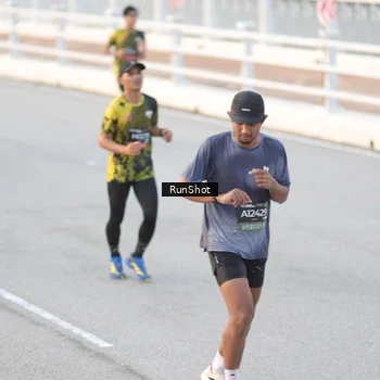 Runner Photo 6823979