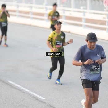 Runner Photo 6824013