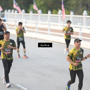 Runner Photo 6824048