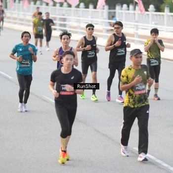 Runner Photo 6824069