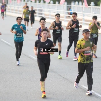 Runner Photo 6824081