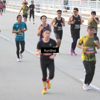 Runner Photo 6824111