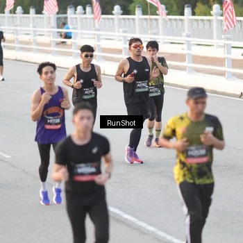Runner Photo 6824191