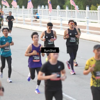 Runner Photo 6824214