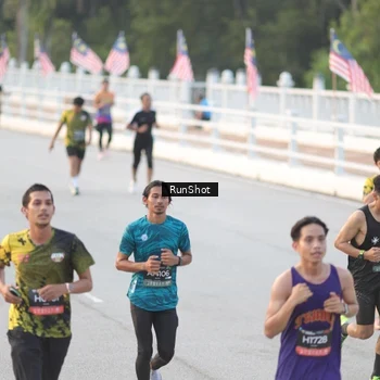 Runner Photo 6824326