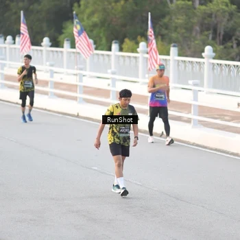Runner Photo 6824581