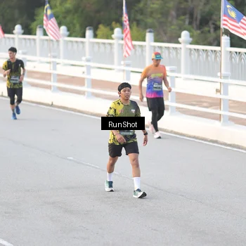 Runner Photo 6824660