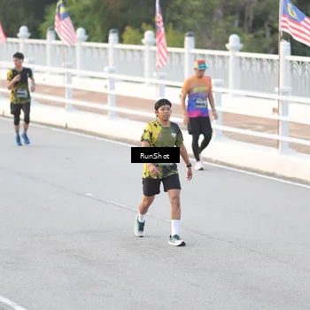 Runner Photo 6824700