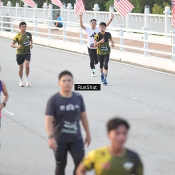 Runner Photo 6824774