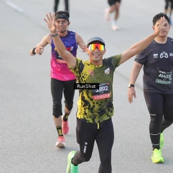 Runner Photo 6824876