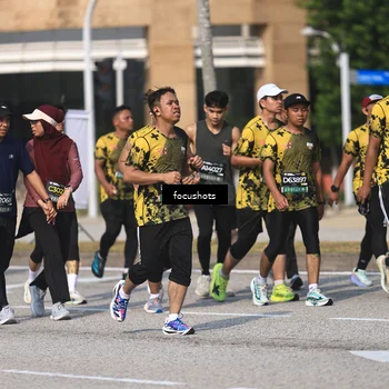 Runner Photo 6825059