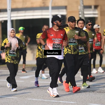 Runner Photo 6825111