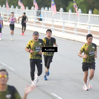Runner Photo 6825241