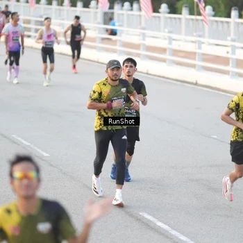 Runner Photo 6825299