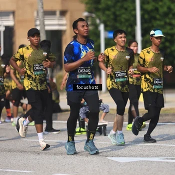 Runner Photo 6825395