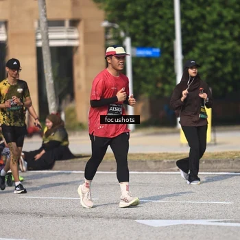 Runner Photo 6825411