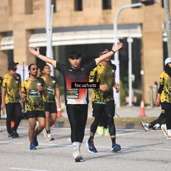 Runner Photo 6825503