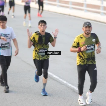 Runner Photo 6825746