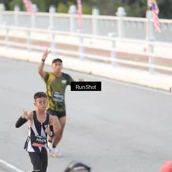 Runner Photo 6826013