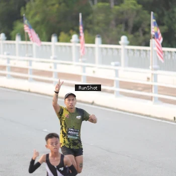 Runner Photo 6826129