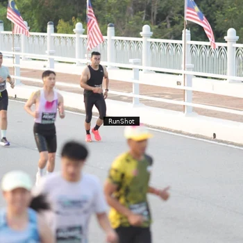 Runner Photo 6826135