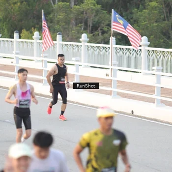 Runner Photo 6826147