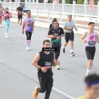 Runner Photo 6826190