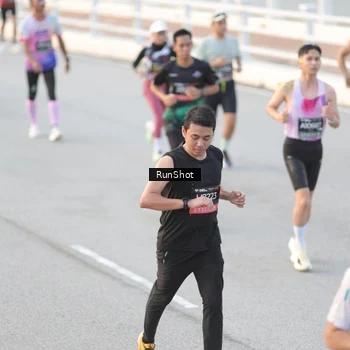 Runner Photo 6826236