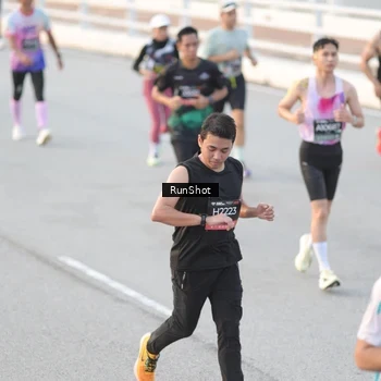 Runner Photo 6826248