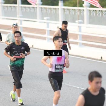Runner Photo 6826369