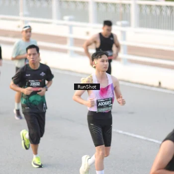 Runner Photo 6826394