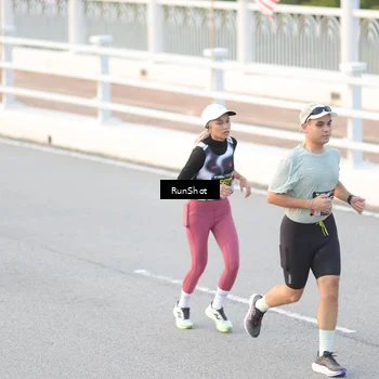 Runner Photo 6826524