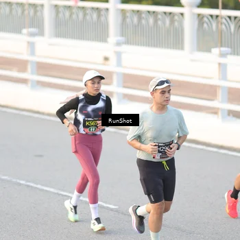 Runner Photo 6826592