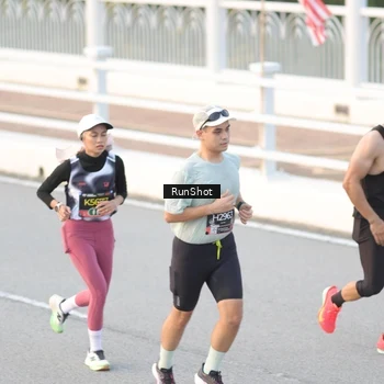 Runner Photo 6826619