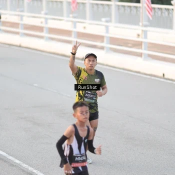 Runner Photo 6826680