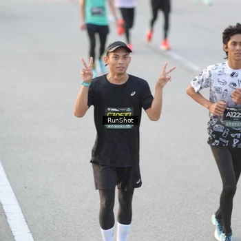 Runner Photo 6827039