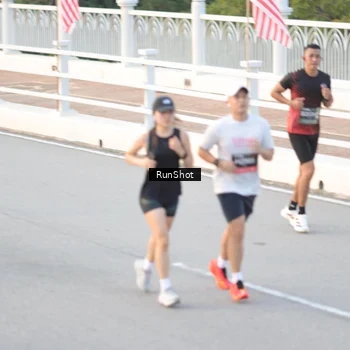 Runner Photo 6827059