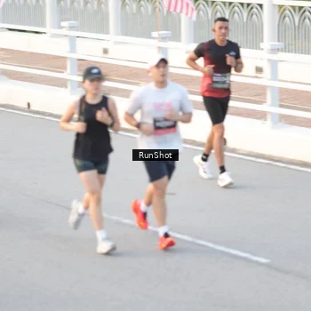 Runner Photo 6827069
