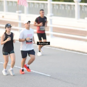 Runner Photo 6827104