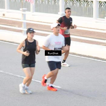 Runner Photo 6827115
