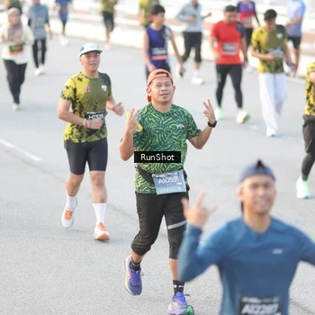 Runner Photo 6827573