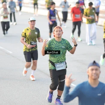 Runner Photo 6827574
