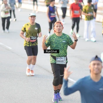Runner Photo 6827575