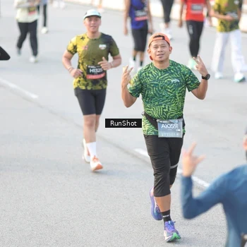 Runner Photo 6827578