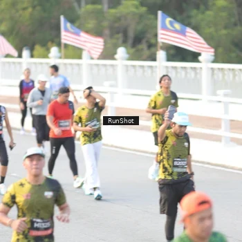 Runner Photo 6827589