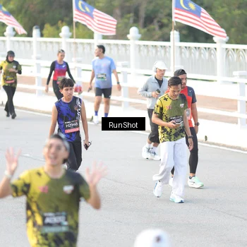 Runner Photo 6827611