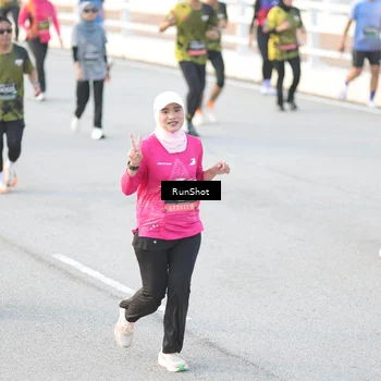 Runner Photo 6827635