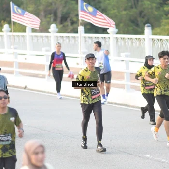 Runner Photo 6827658