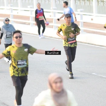 Runner Photo 6827659