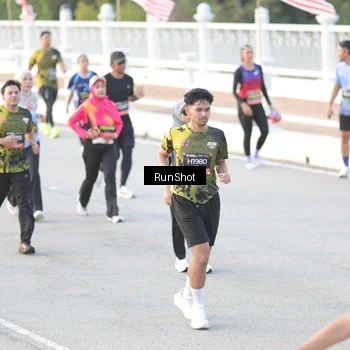 Runner Photo 6827672